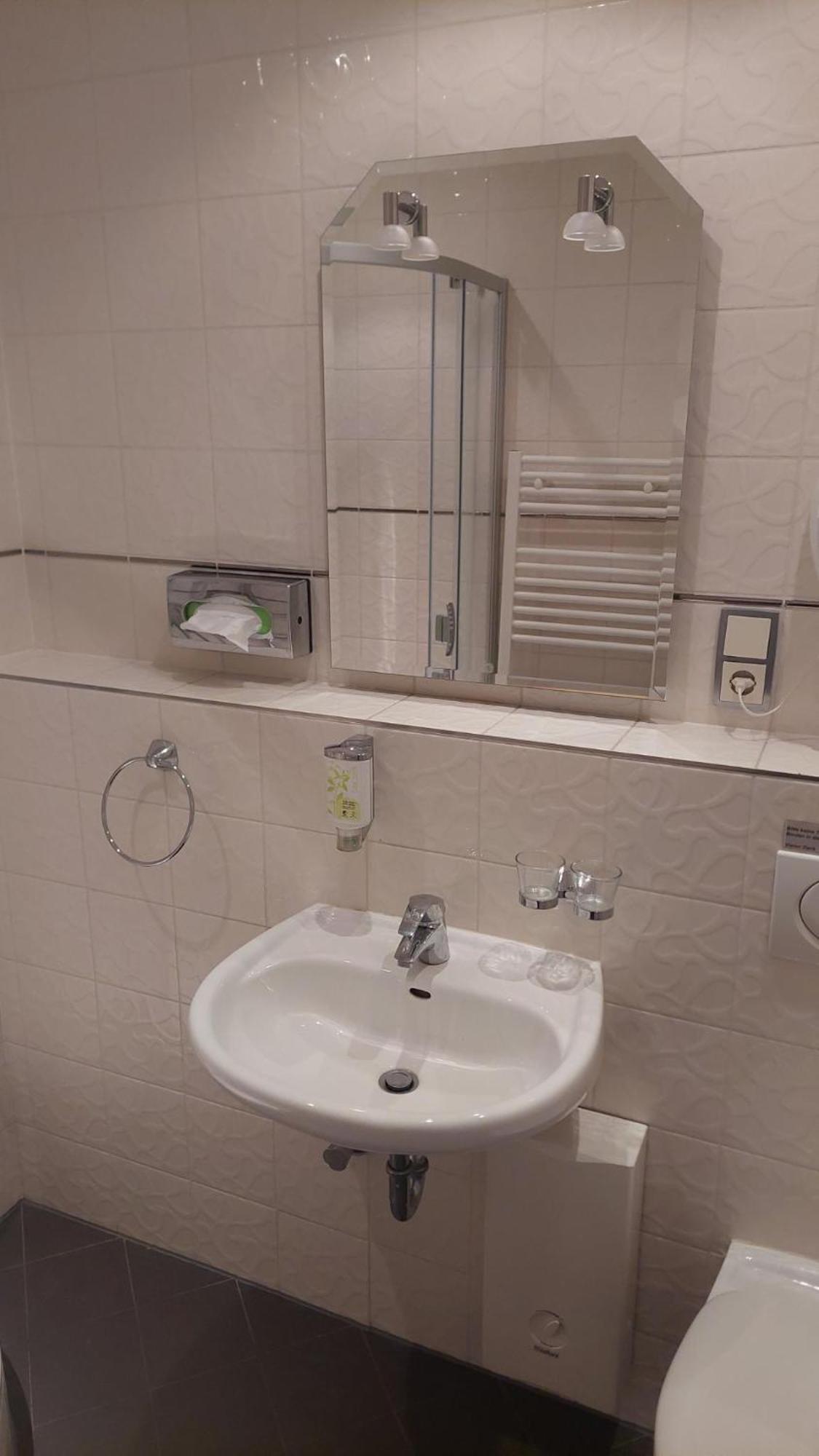 Die Villa, Zimmer 26, Dz Leverkusen Zewnętrze zdjęcie