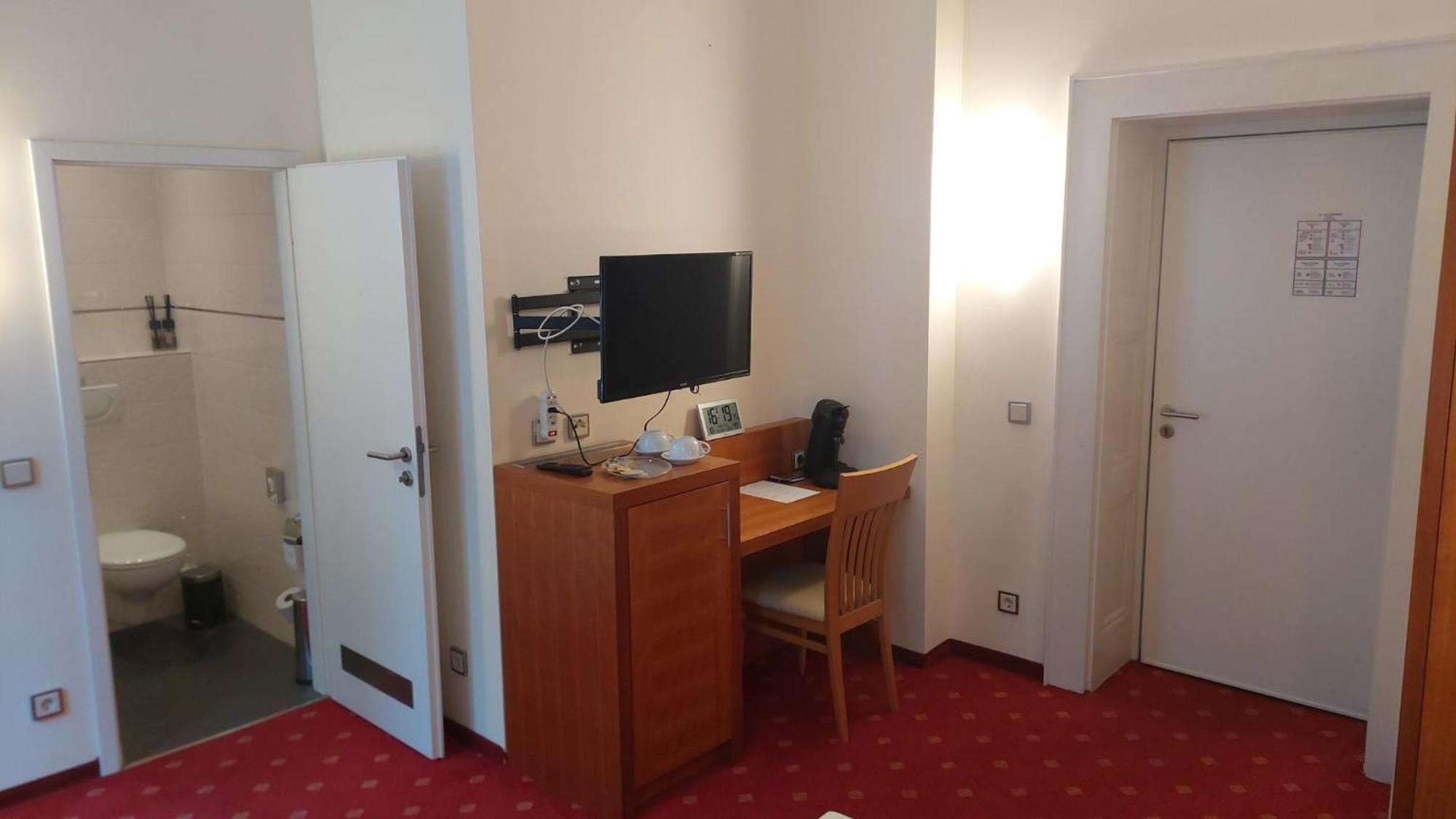 Die Villa, Zimmer 26, Dz Leverkusen Zewnętrze zdjęcie