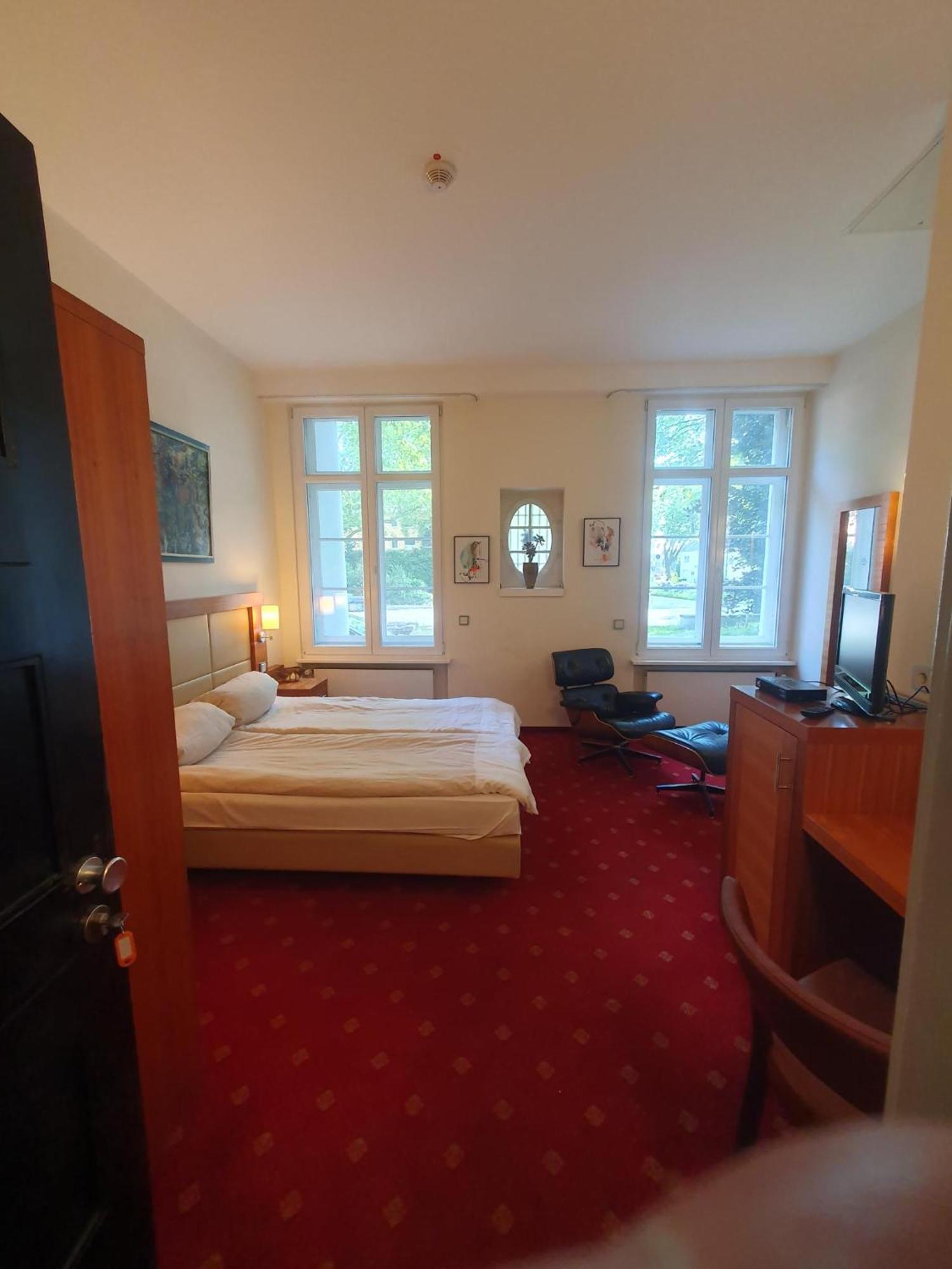 Die Villa, Zimmer 26, Dz Leverkusen Zewnętrze zdjęcie